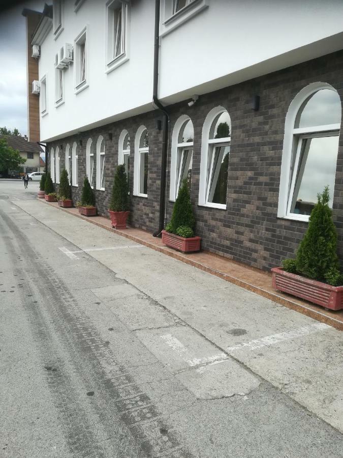 斯塔罗佛菲酒店 Veternik 外观 照片